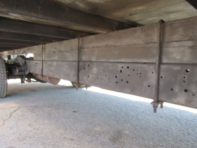Used 2001 Ford E-450 - photo 45