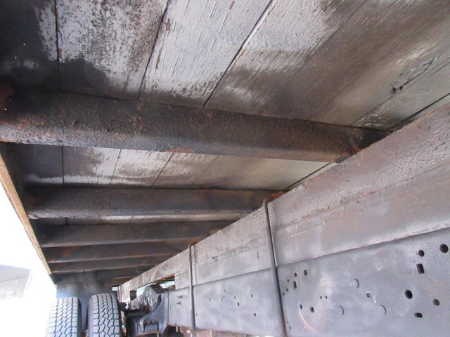 Used 2001 Ford E-450 - photo 46