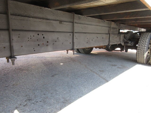 Used 2001 Ford E-450 - photo 51