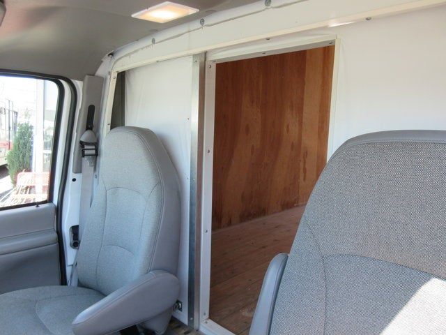 Used 2001 Ford E-450 - photo 11