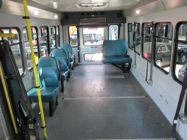 Used 2017 Ford E-450 - photo 7