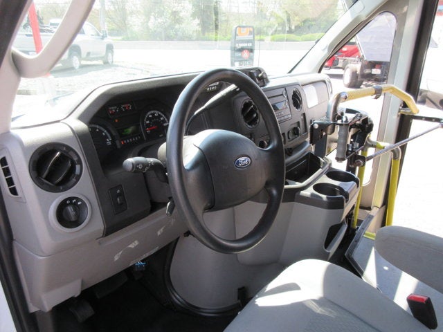 Used 2017 Ford E-450 - photo 8