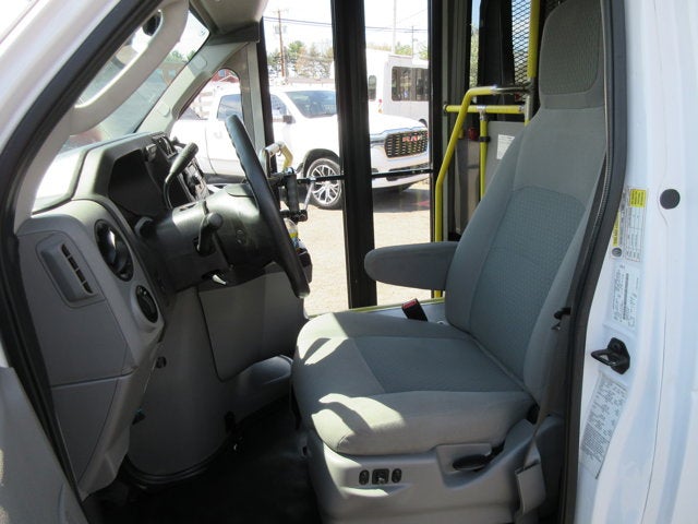 Used 2017 Ford E-450 - photo 9