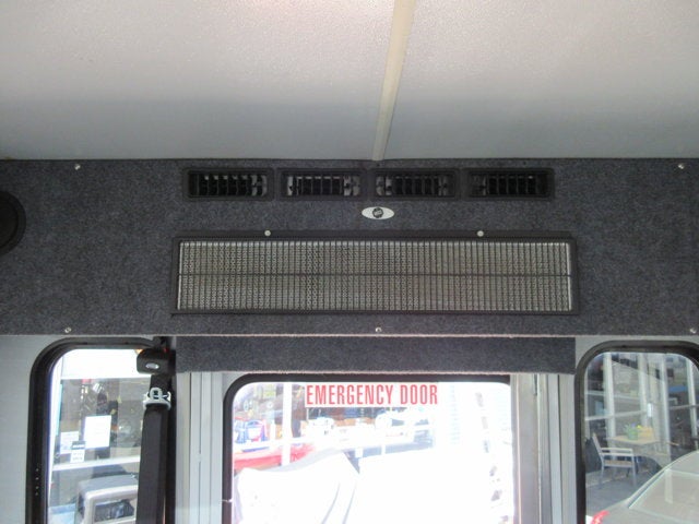 Used 2017 Ford E-450 - photo 27