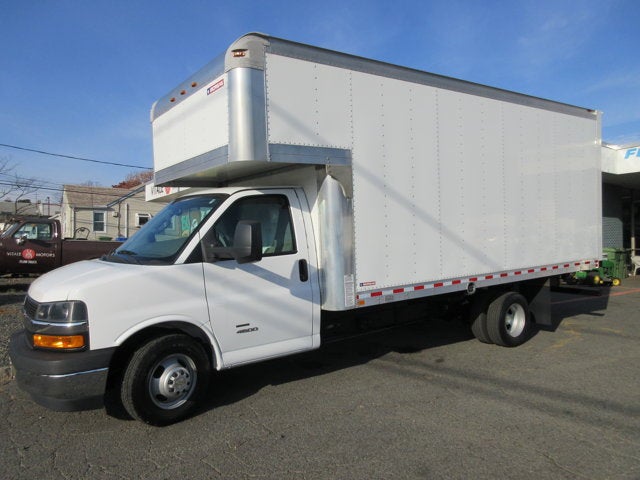 Used 2017 Ford E-450 - photo 33