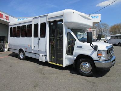 Used 2017 Ford E-450 - photo 1