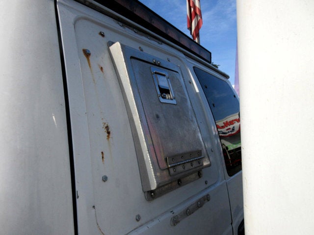 Used 2011 Ford E-350 - photo 7