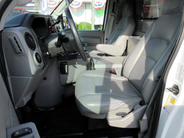Used 2011 Ford E-350 - photo 16