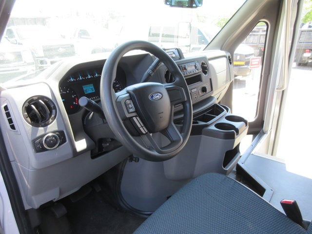 Used 2023 Ford E-450 - photo 8