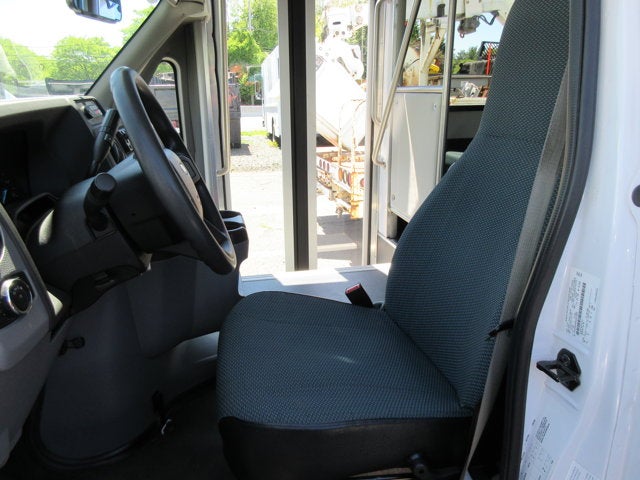 Used 2023 Ford E-450 - photo 9