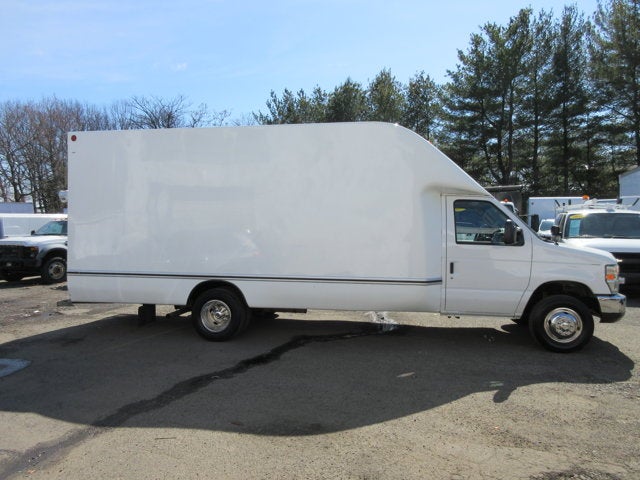 Used 2010 Ford E-450 - photo 5