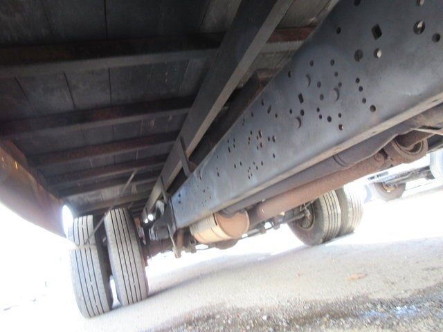 Used 2010 Ford E-450 - photo 24