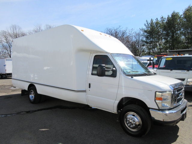 Used 2010 Ford E-450 - photo 6