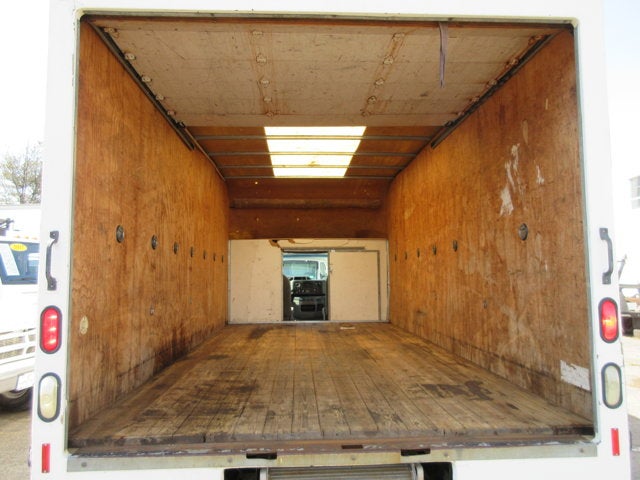 Used 2010 Ford E-450 - photo 8