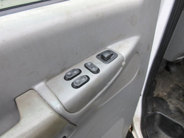 Used 2007 Ford E-350 - photo 8