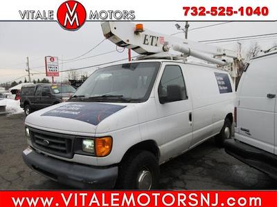 Used 2007 Ford E-350 - photo 1