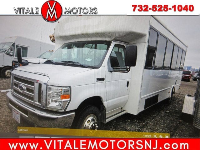 Used 2013 Ford E-450 Shuttle Bus - photo 1