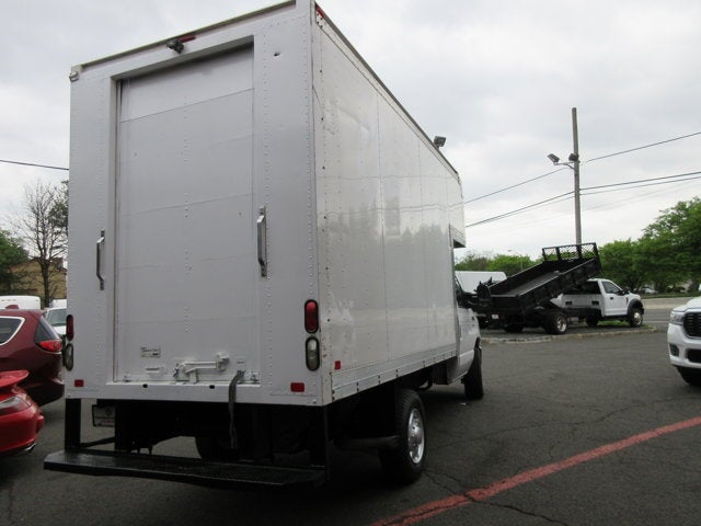 Used 2013 Ford E-350 - photo 5