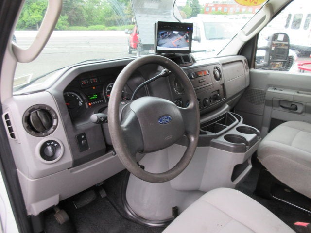 Used 2013 Ford E-350 - photo 9