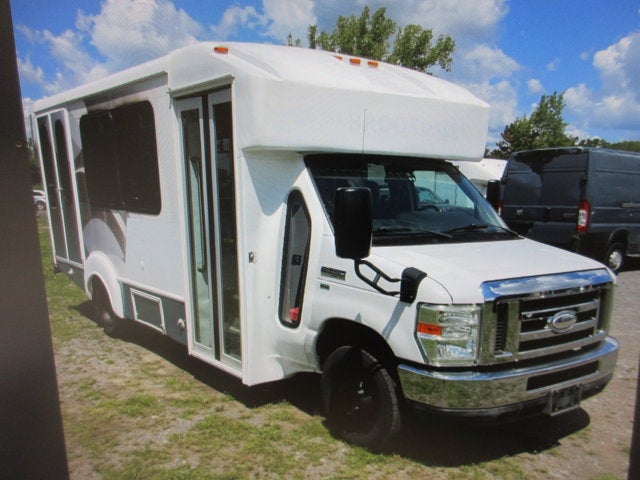 Used 2015 Ford E-350 - photo 1