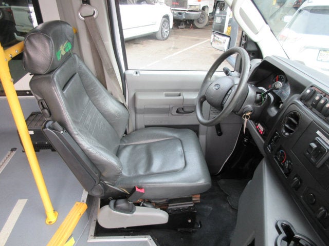 Used 2017 Ford E-450 - photo 12