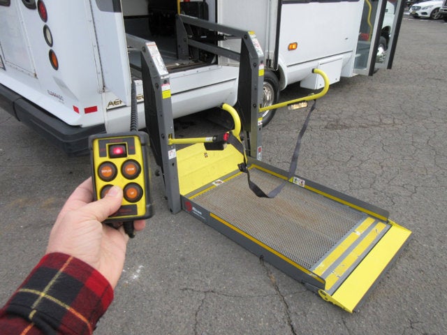Used 2017 Ford E-450 - photo 18