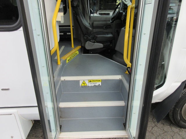 Used 2017 Ford E-450 - photo 21