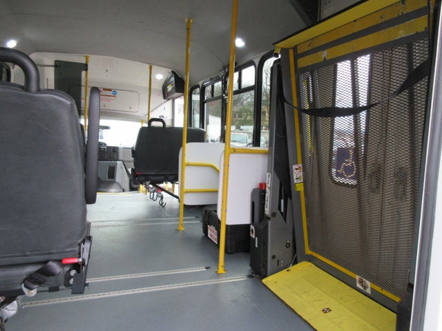 Used 2017 Ford E-450 - photo 23