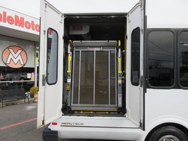 Used 2017 Ford E-450 - photo 25