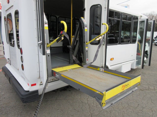 Used 2017 Ford E-450 - photo 26