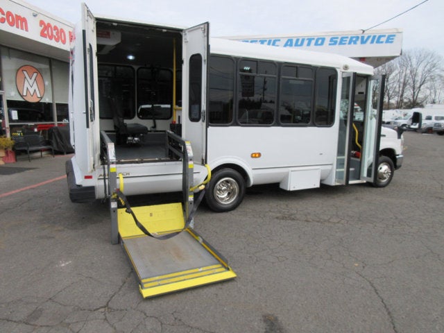 Used 2017 Ford E-450 - photo 27