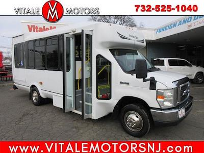 Used 2017 Ford E-450 - photo 1