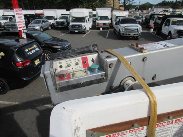 Used 2011 Ford E-350 - photo 29
