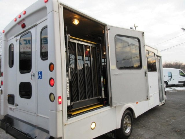 Used 2013 Ford E-450 - photo 2