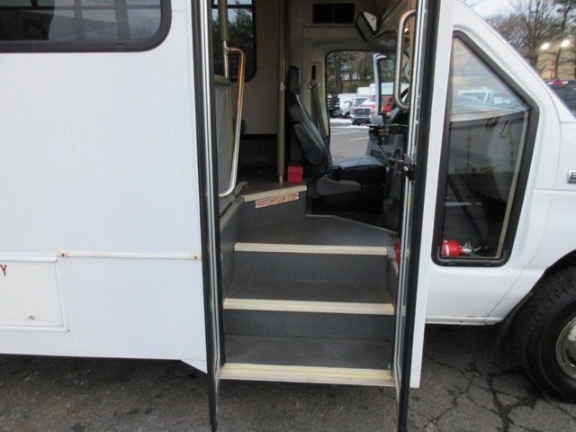 Used 2013 Ford E-450 - photo 27