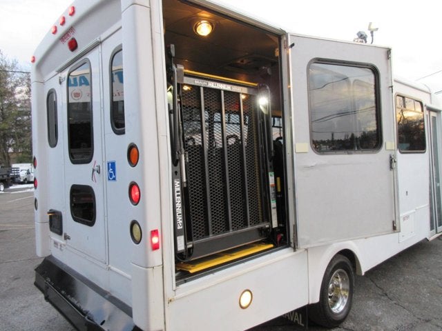 Used 2013 Ford E-450 - photo 31