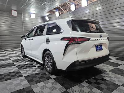 Used 2021 Toyota Sienna LE Minivan for sale #014996 - photo 2
