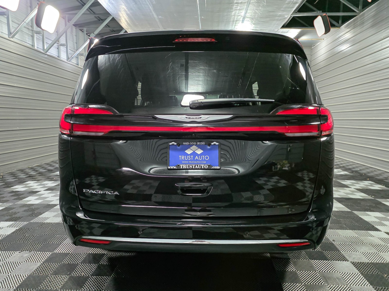 Used 2024 Chrysler Pacifica - photo 8