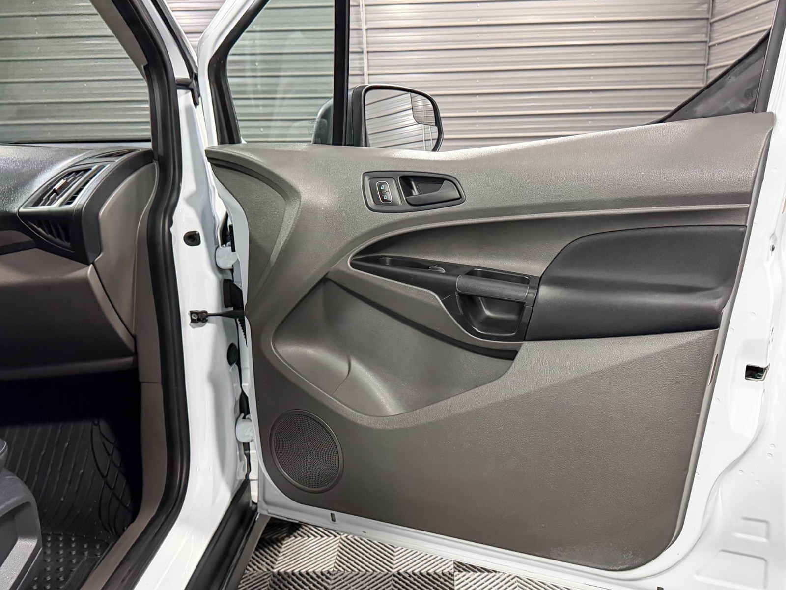 Used 2019 Ford Transit Connect - photo 32