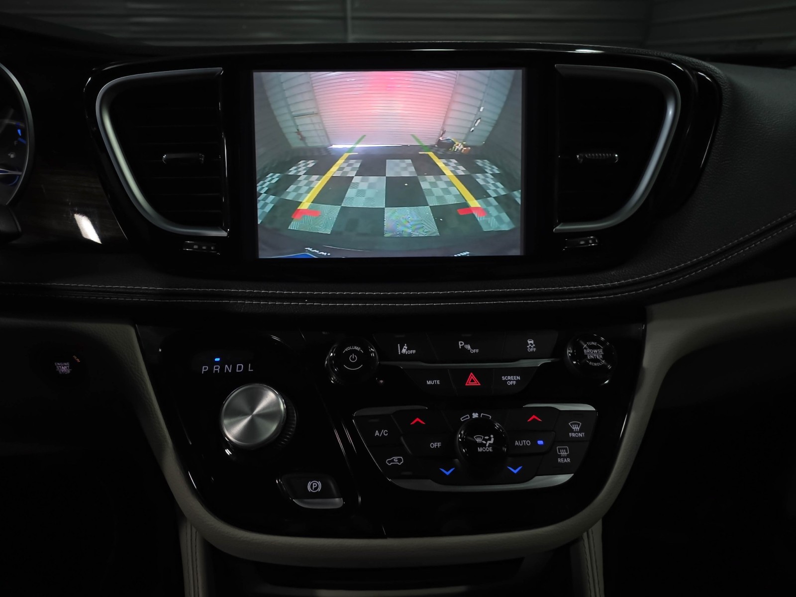 Used 2021 Chrysler Pacifica - photo 34