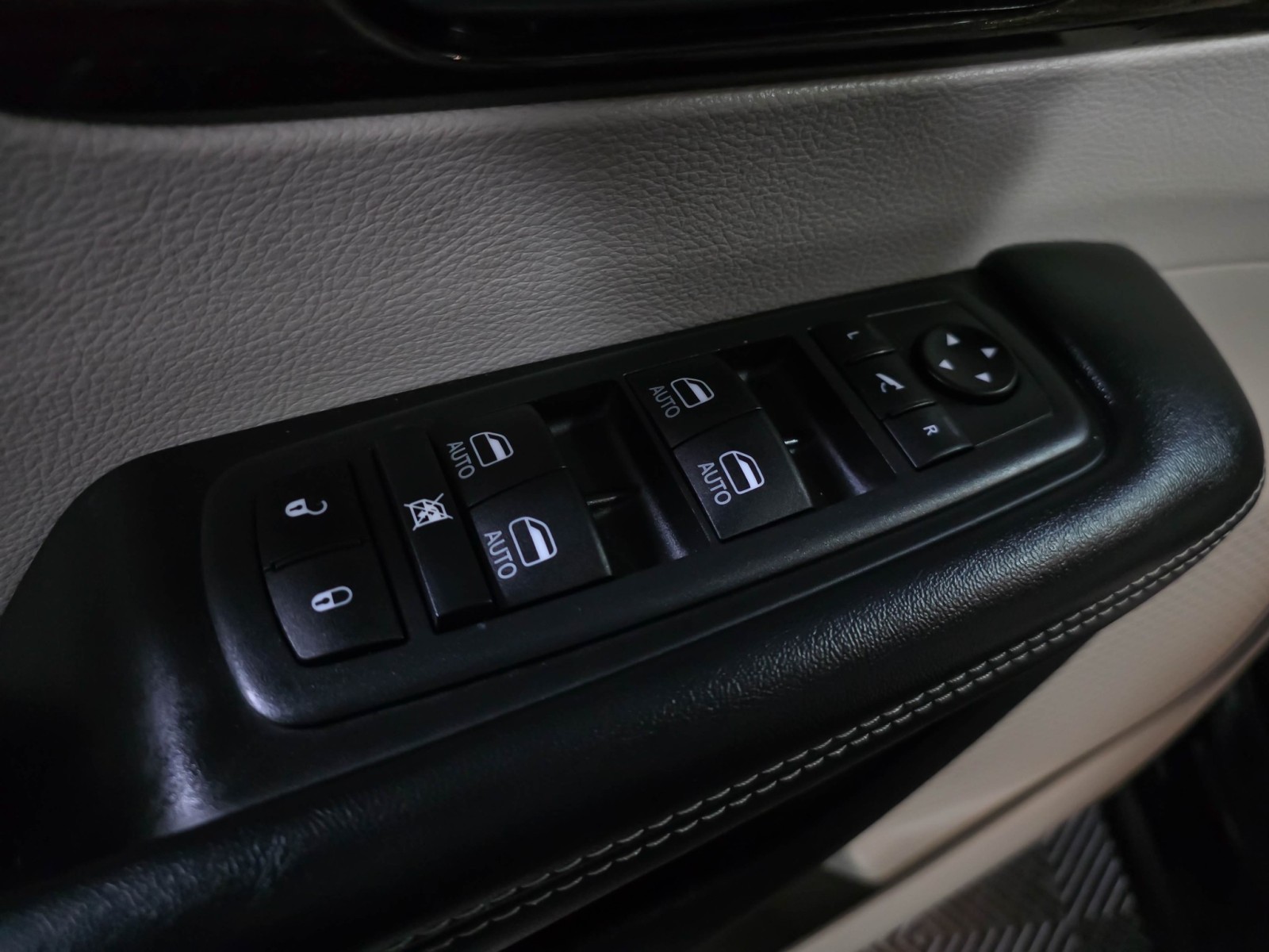 Used 2021 Chrysler Pacifica - photo 38