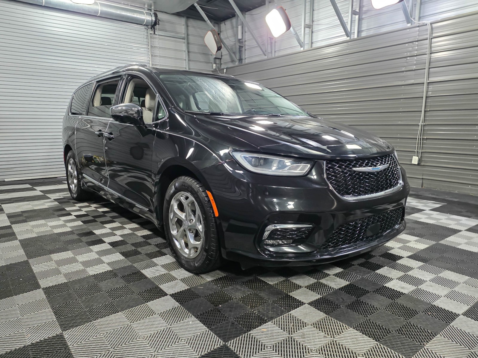 Used 2021 Chrysler Pacifica - photo 6