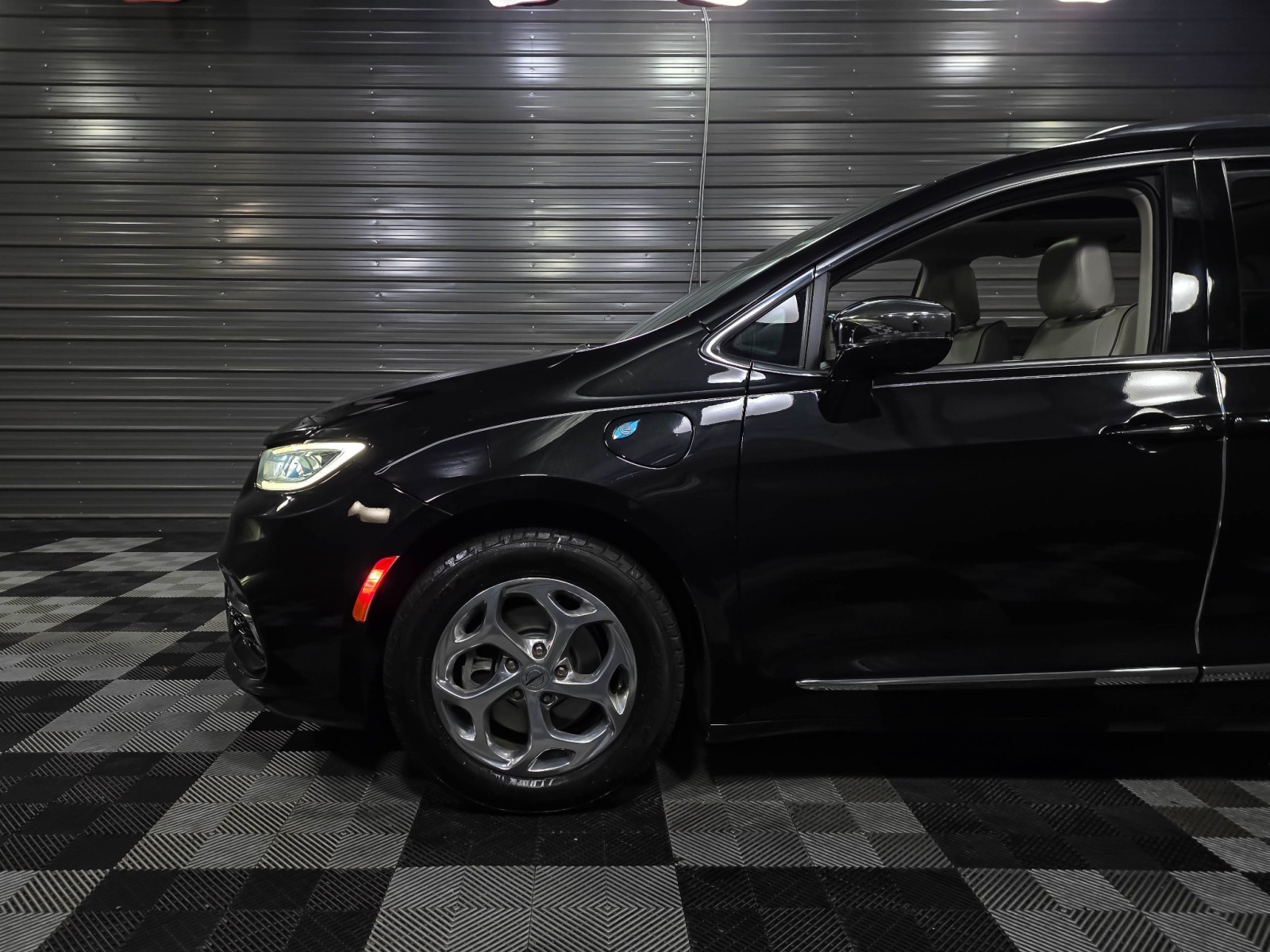 Used 2021 Chrysler Pacifica - photo 47
