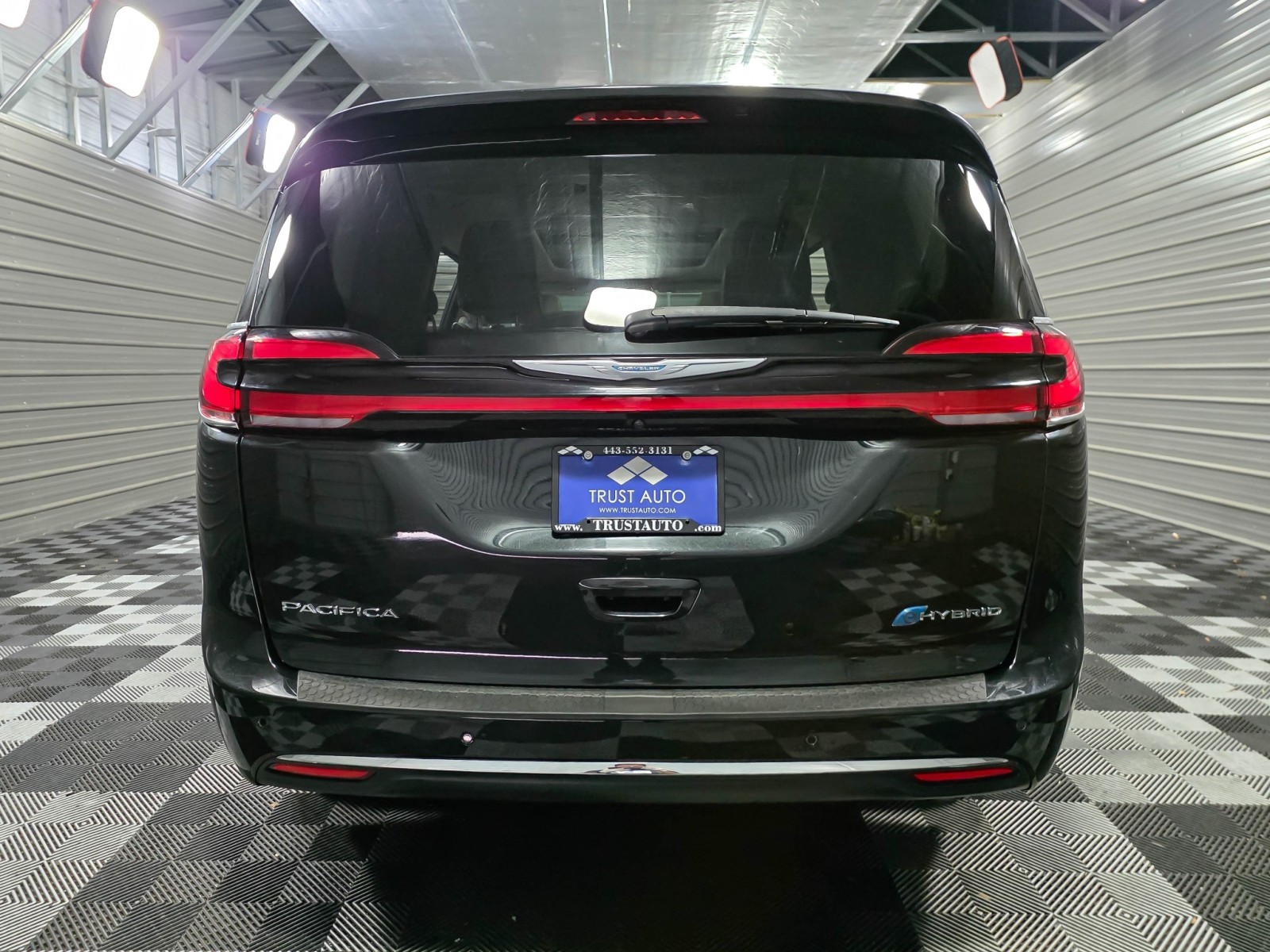Used 2021 Chrysler Pacifica - photo 9