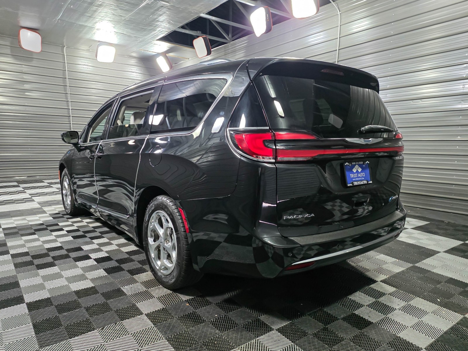 Used 2021 Chrysler Pacifica - photo 8