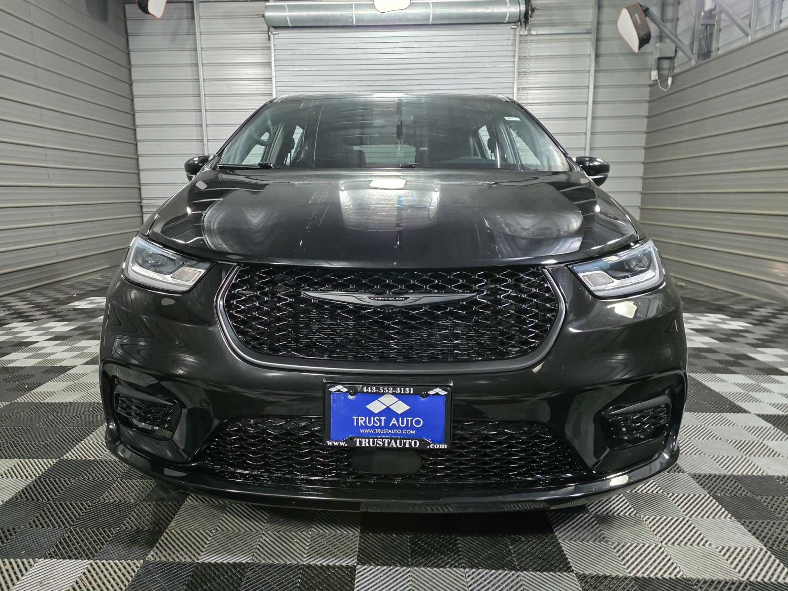 Used 2023 Chrysler Pacifica - photo 7