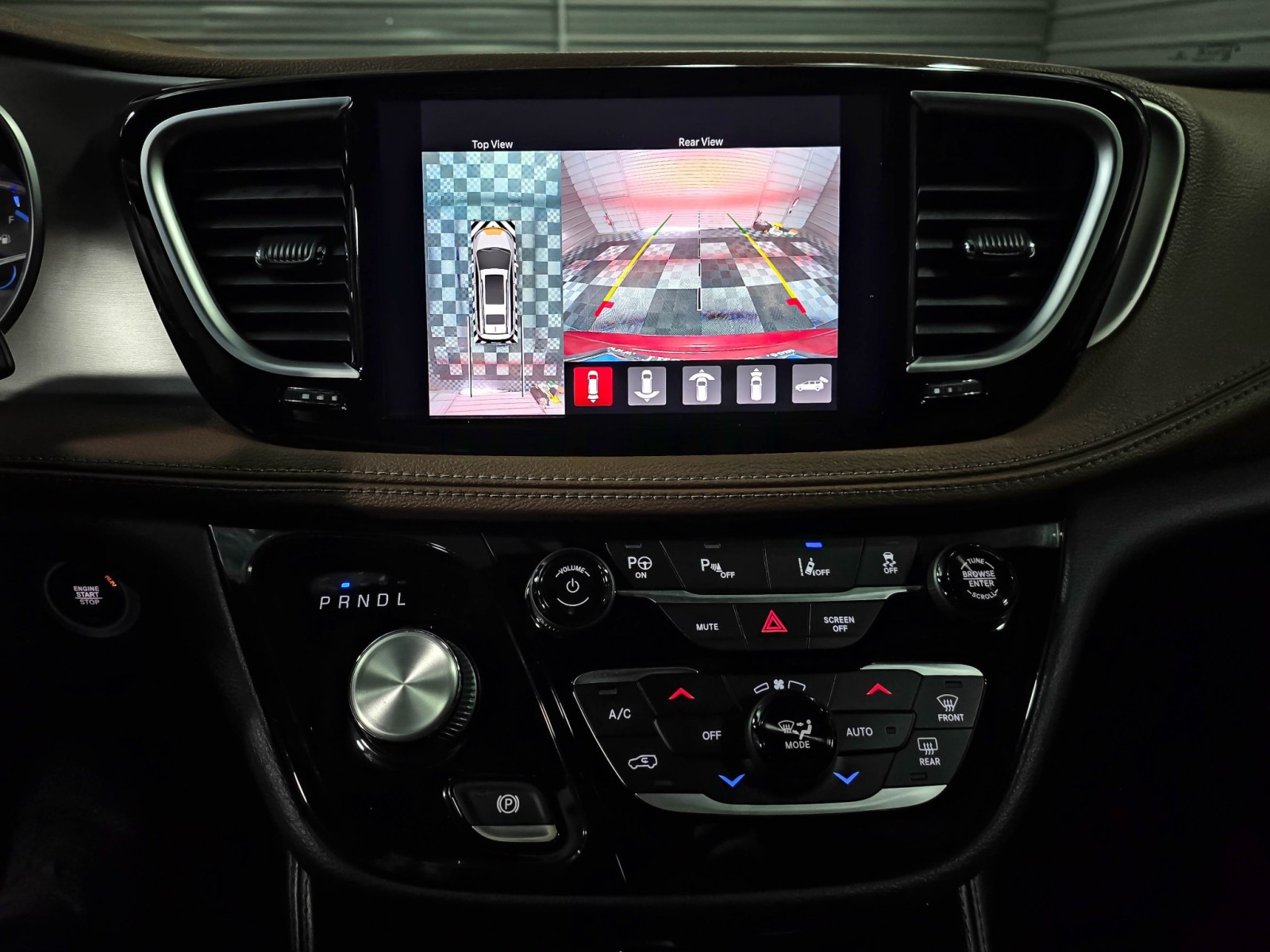 Used 2021 Chrysler Pacifica - photo 34