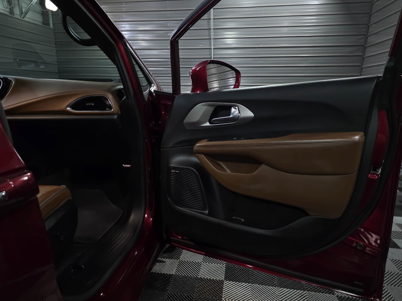 Used 2021 Chrysler Pacifica - photo 42
