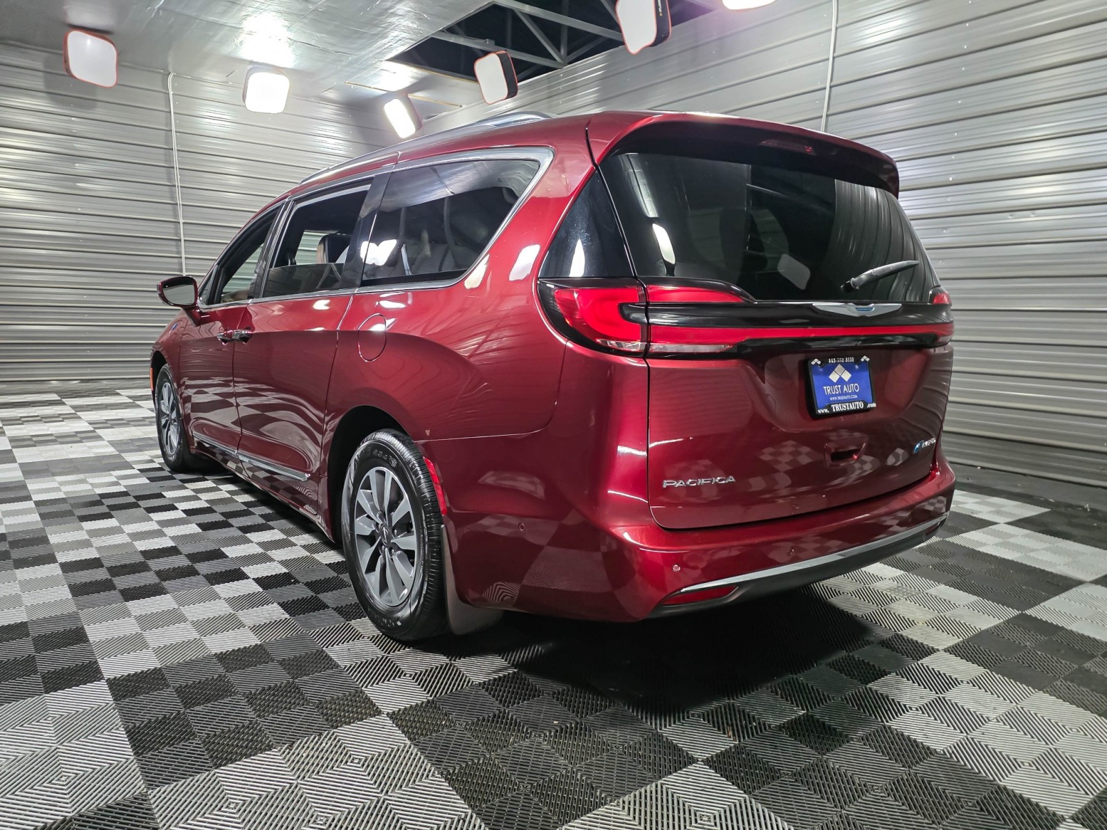 Used 2021 Chrysler Pacifica - photo 9