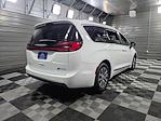 Used 2025 Chrysler Pacifica Hybrid Pinnacle Minivan for sale #549944 - photo 5